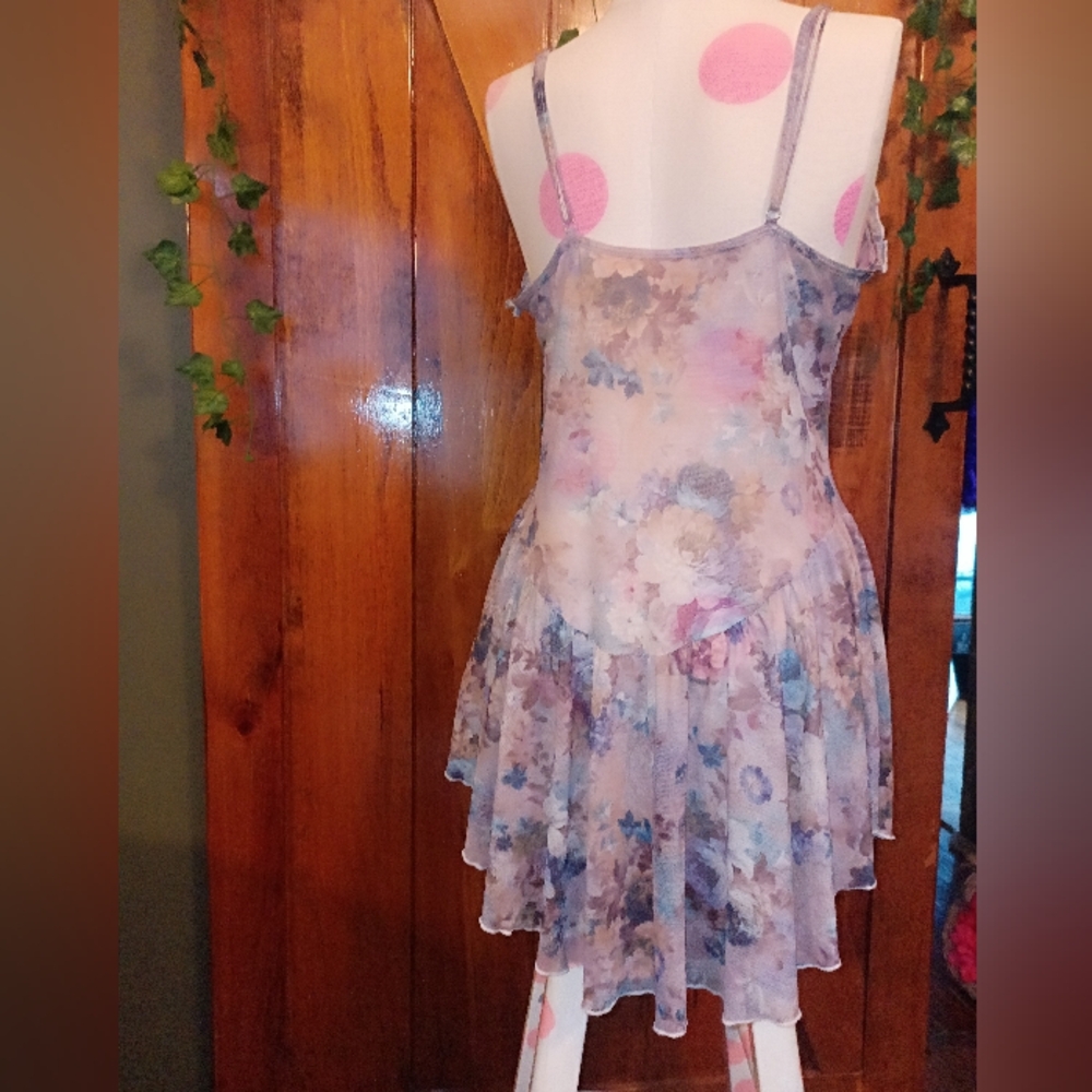 **NWOT** Floral (Sheer) Nighty 👗 🌺 - Picture 5 of 15